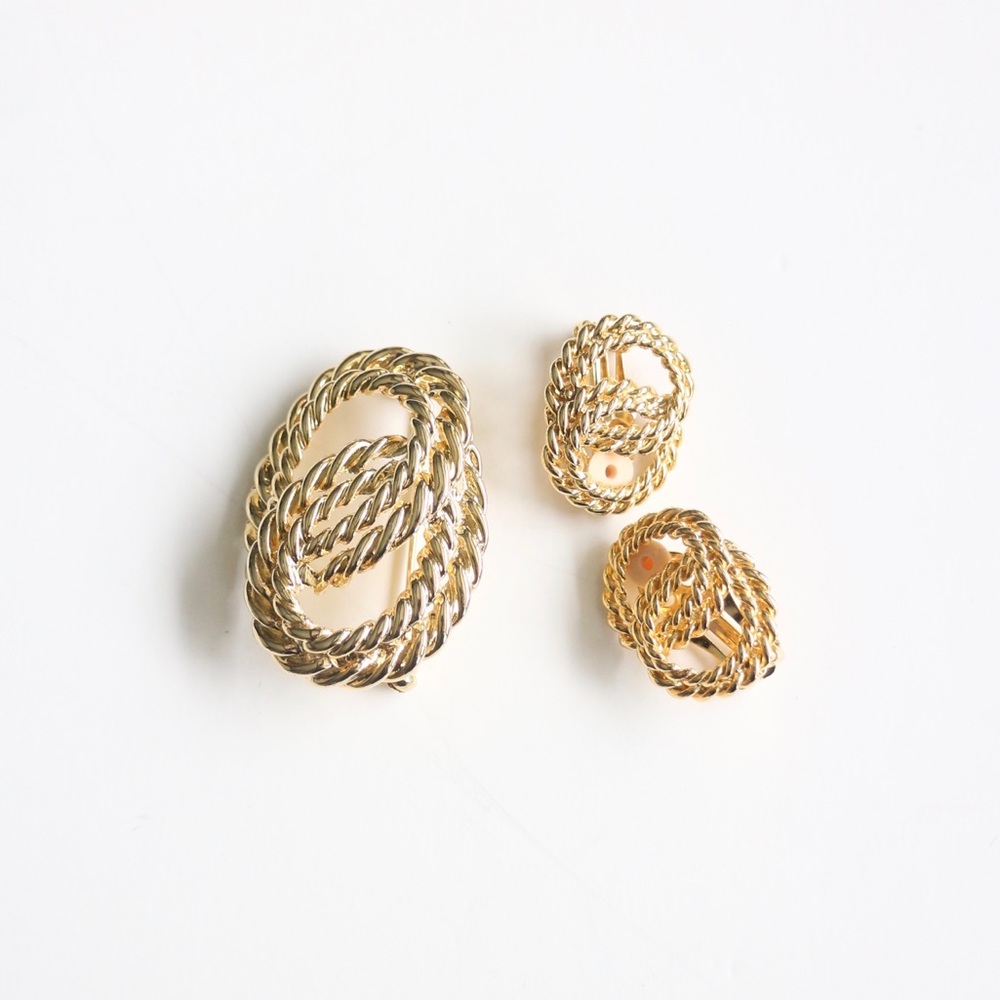 vintage jewelry brooch and earrings set